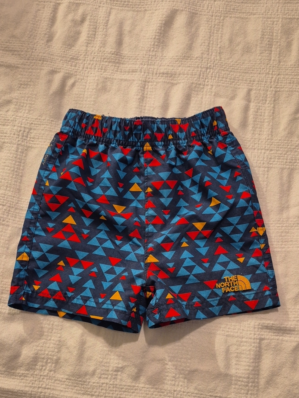North Face boys size 12-18 months triangle design fast dry shorts VGUC